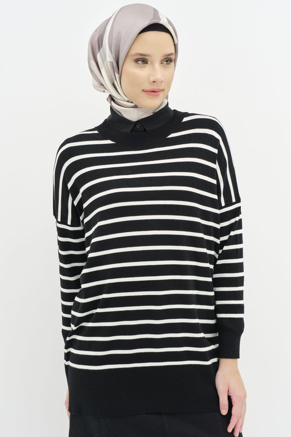 Striped Low Sleeve Knitwear Sweater - Black - White