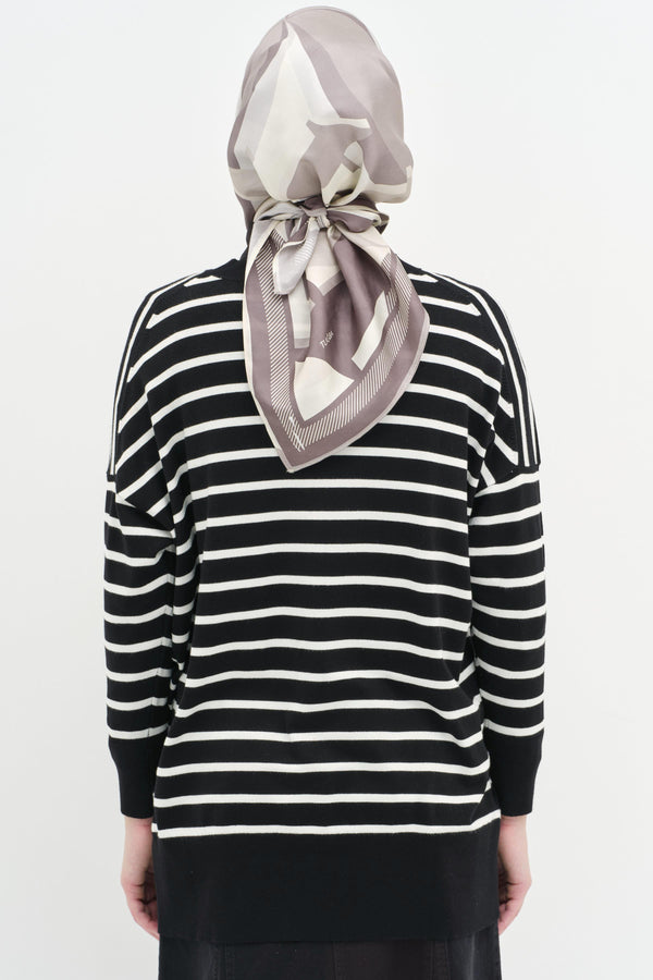 Striped Low Sleeve Knitwear Sweater - Black - White